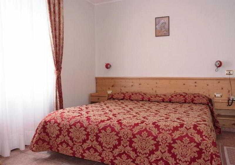 פאסו דל טונלה Albergo Eden מראה חיצוני תמונה