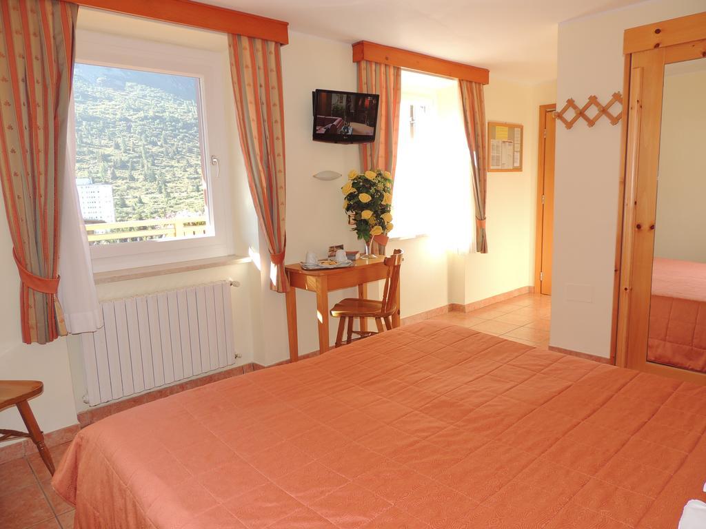 פאסו דל טונלה Albergo Eden חדר תמונה